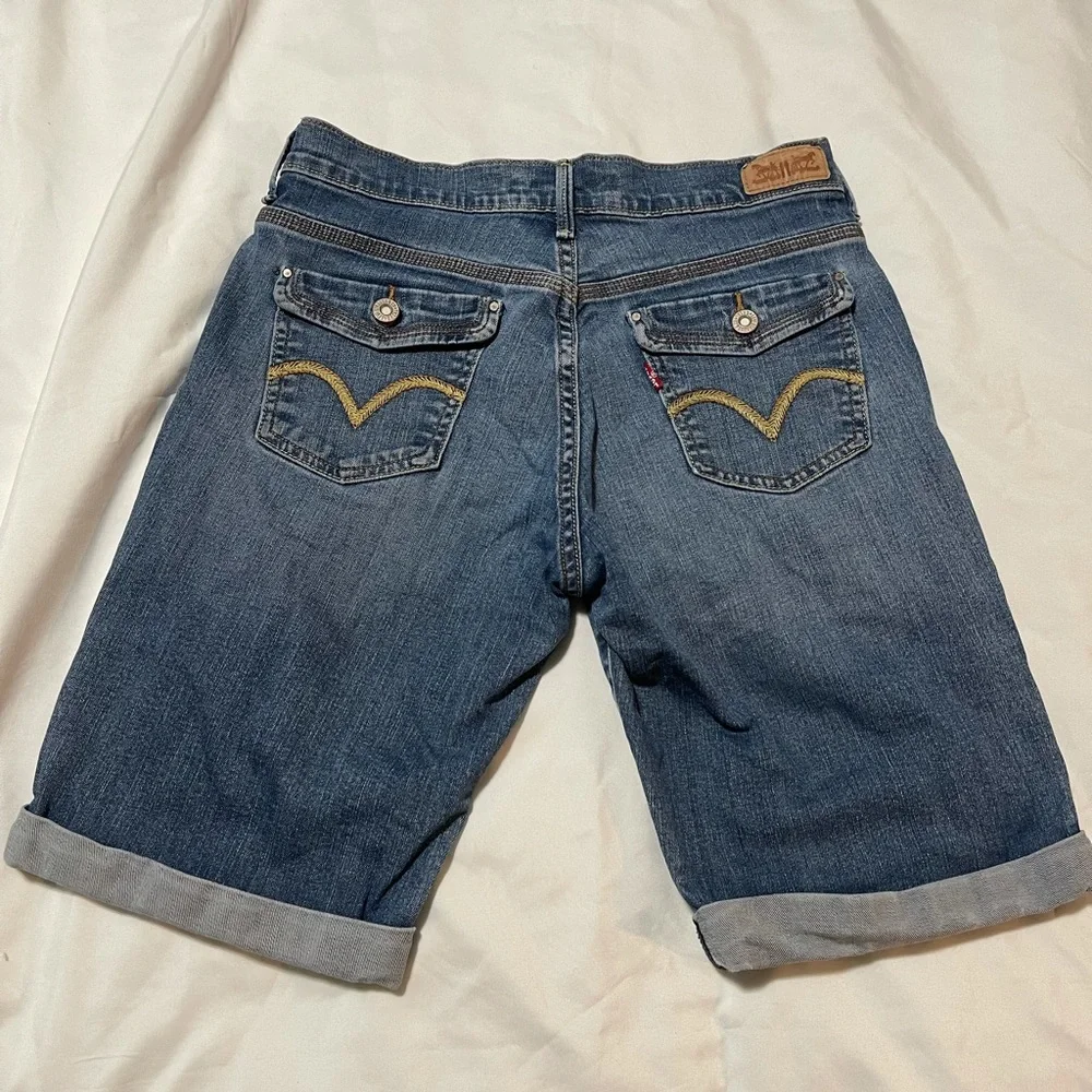 Levi Strauss & co long short